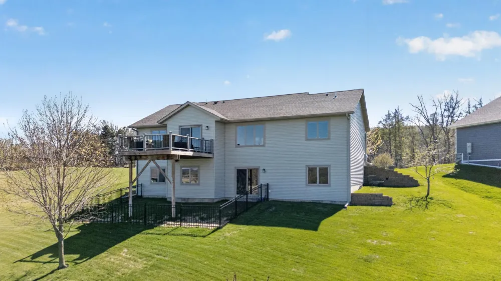 105 Hillwood Drive Lake City, MN 55041
