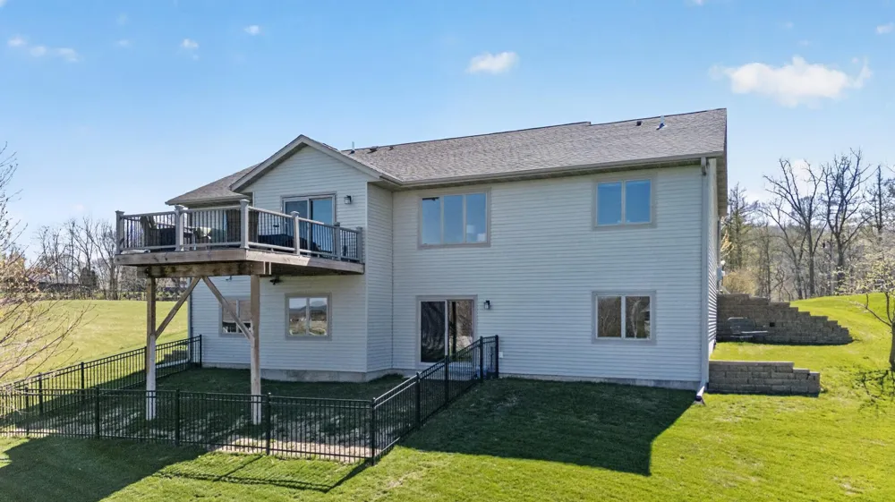 105 Hillwood Drive Lake City, MN 55041