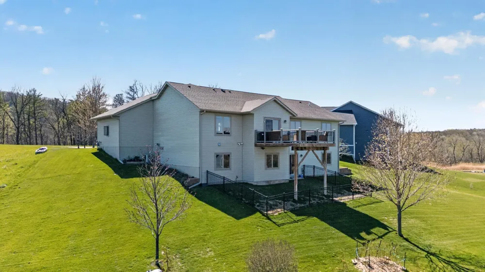 105 Hillwood Drive Lake City, MN 55041