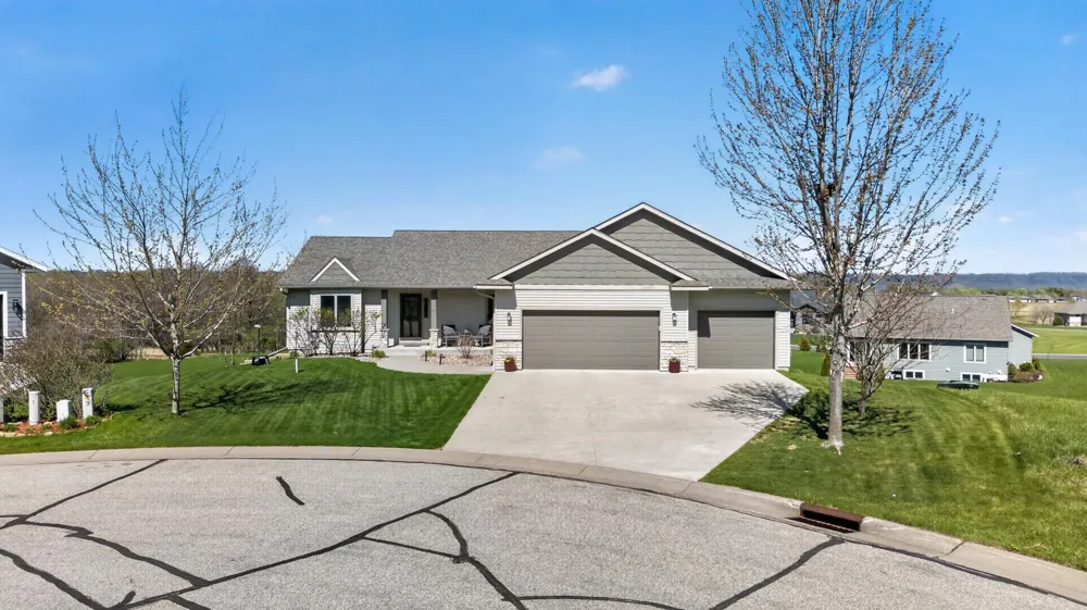 105 Hillwood Drive Lake City, MN 55041