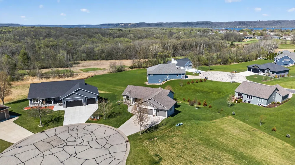 105 Hillwood Drive Lake City, MN 55041