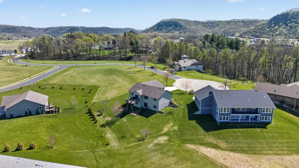 105 Hillwood Drive Lake City, MN 55041
