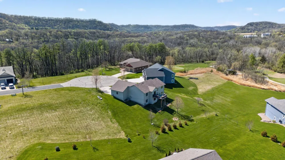 105 Hillwood Drive Lake City, MN 55041