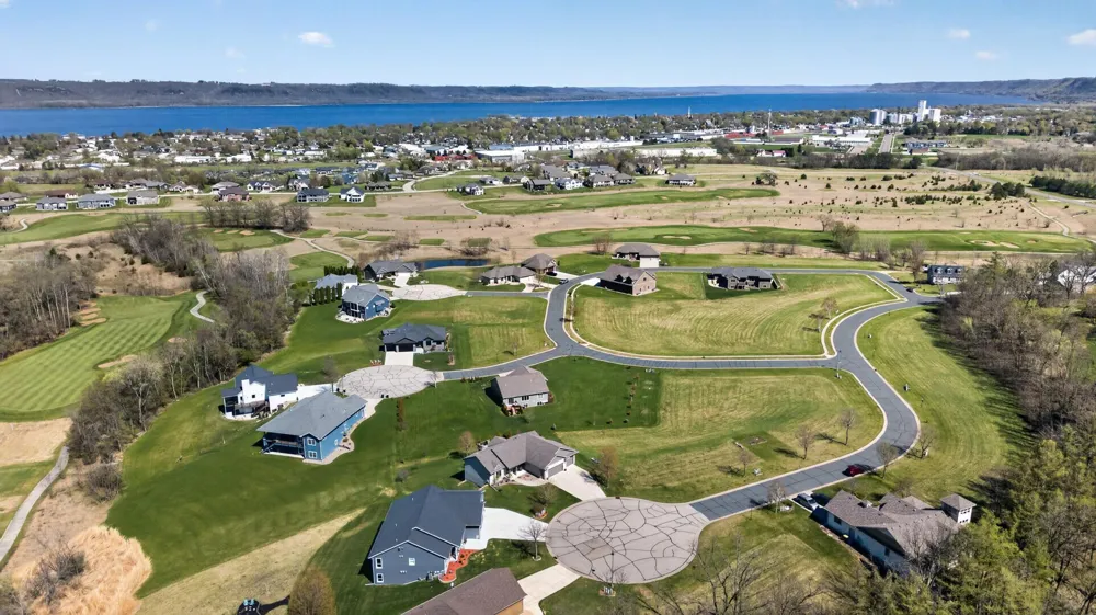 105 Hillwood Drive Lake City, MN 55041