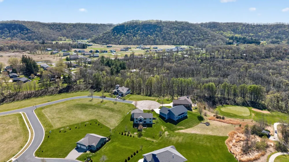 105 Hillwood Drive Lake City, MN 55041