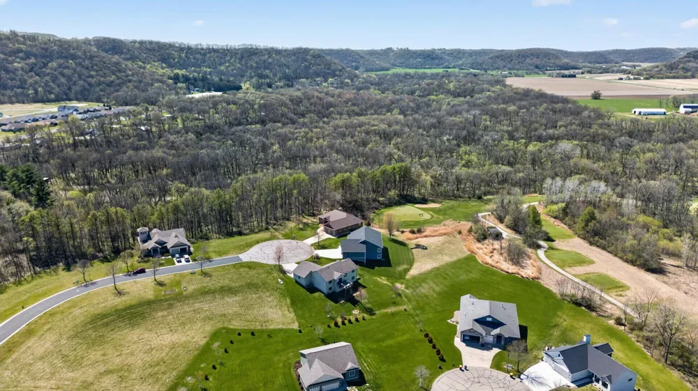105 Hillwood Drive Lake City, MN 55041