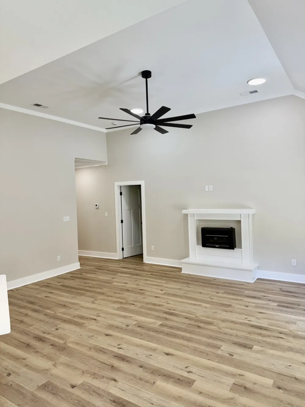 25 Weatherstone Dr Jackson, TN 38305