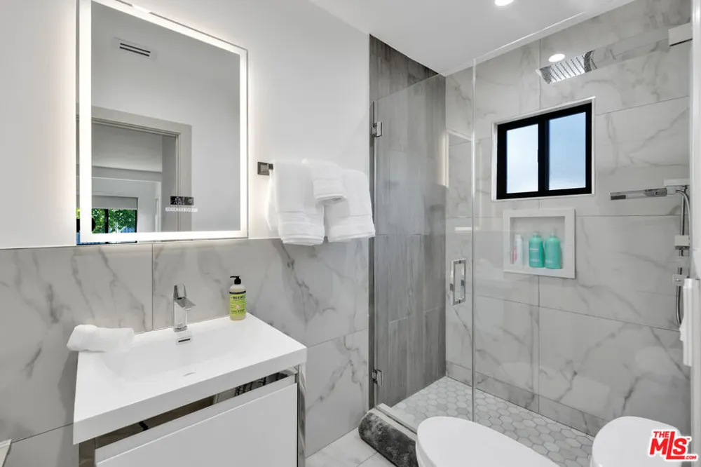 4418 Farmdale Avenue Studio City, CA 91602