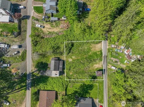2329 NE Fruitland Drive