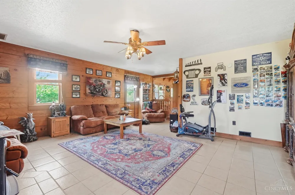 255 W Pekin Road Clearcreek, OH 45036