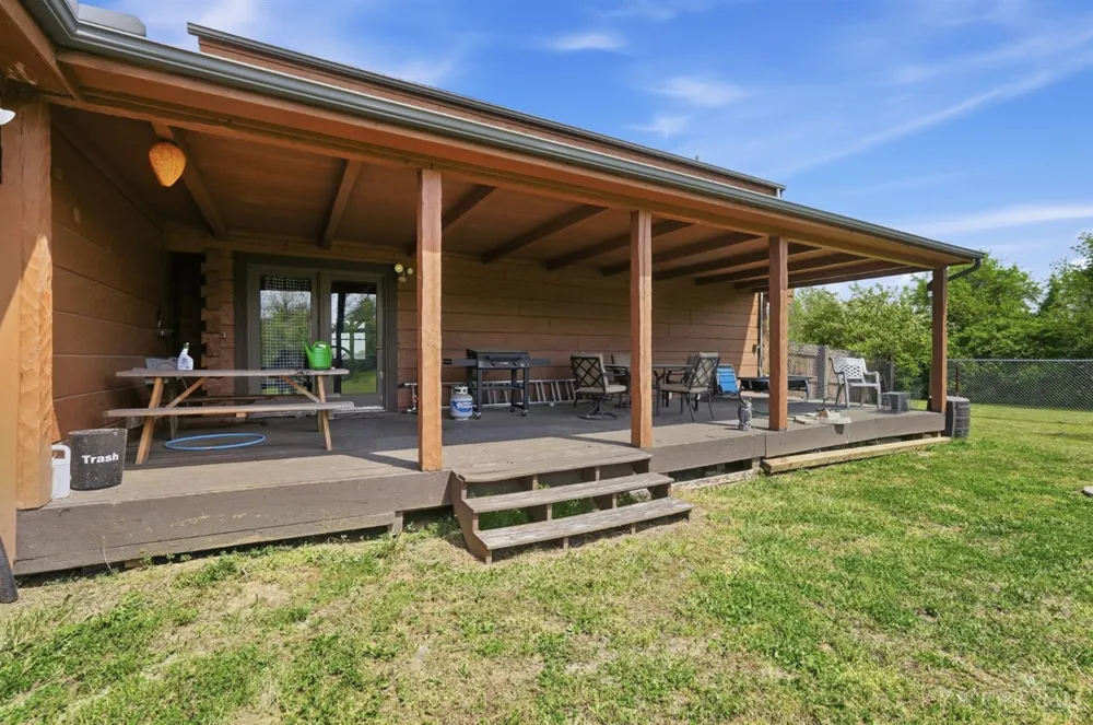 255 W Pekin Road Clearcreek, OH 45036