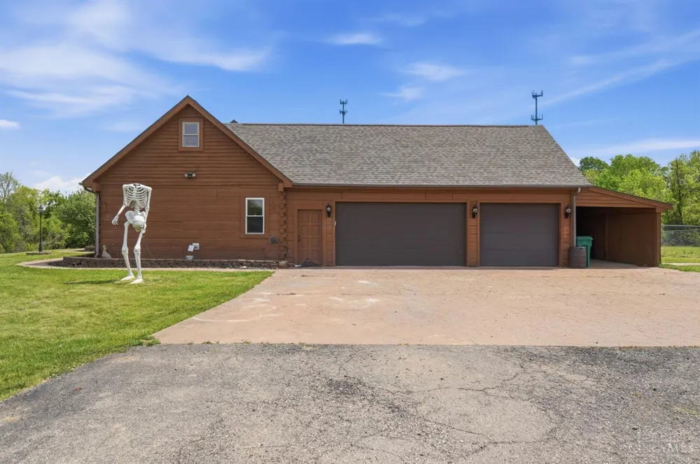 255 W Pekin Road Clearcreek, OH 45036