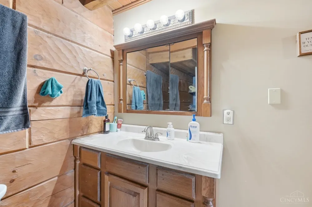 255 W Pekin Road Clearcreek, OH 45036