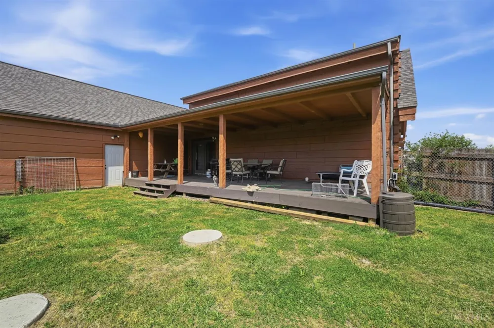255 W Pekin Road Clearcreek, OH 45036