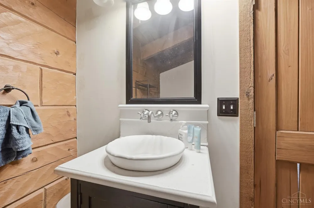 255 W Pekin Road Clearcreek, OH 45036