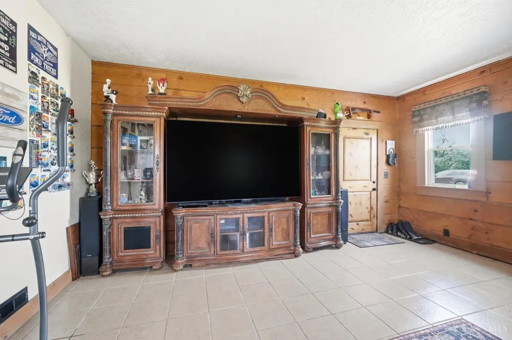 255 W Pekin Road Clearcreek, OH 45036