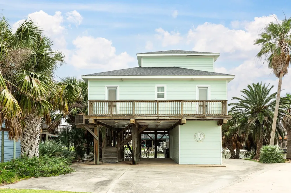 139 Driftwood Road Freeport, TX 77541