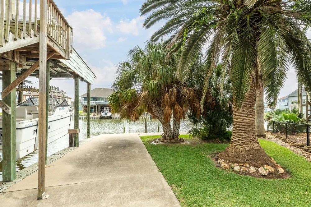 139 Driftwood Road Freeport, TX 77541