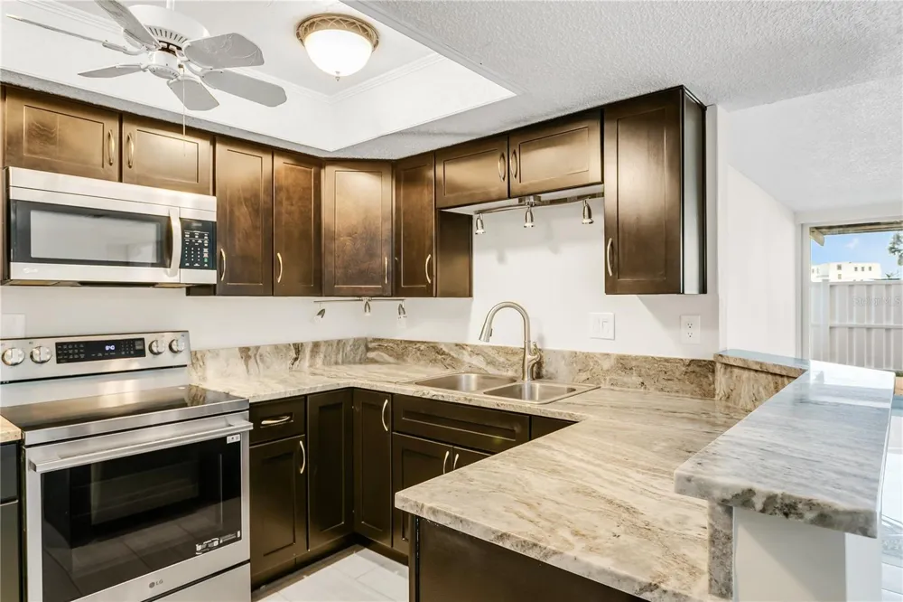 450 TREASURE ISLAND CAUSEWAY #104 Treasure Island, FL 33706