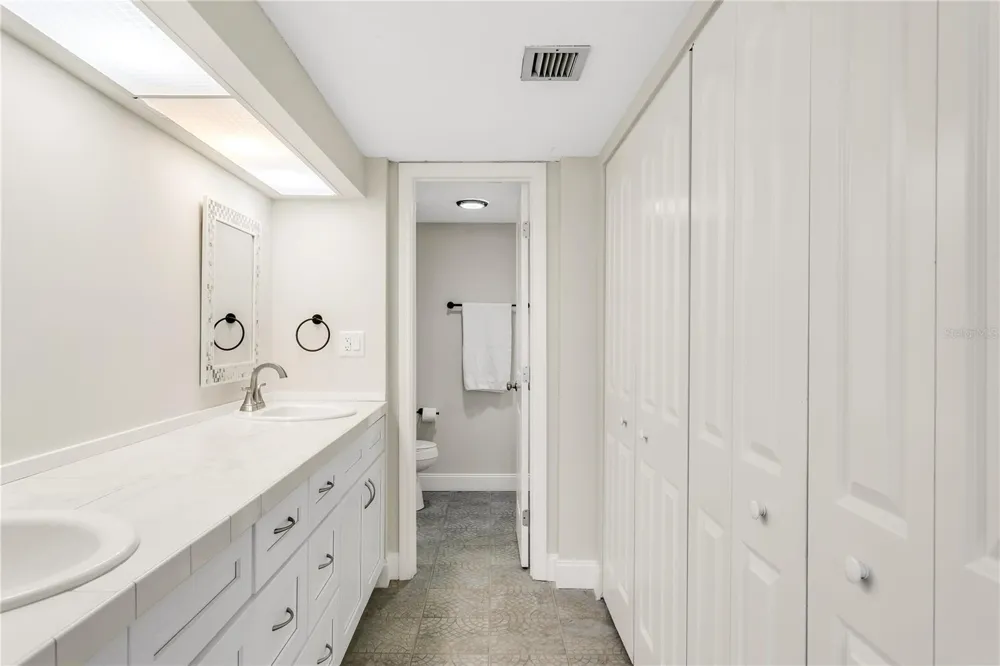 450 TREASURE ISLAND CAUSEWAY #104 Treasure Island, FL 33706