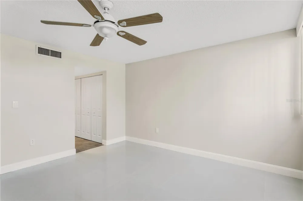 450 TREASURE ISLAND CAUSEWAY #104 Treasure Island, FL 33706