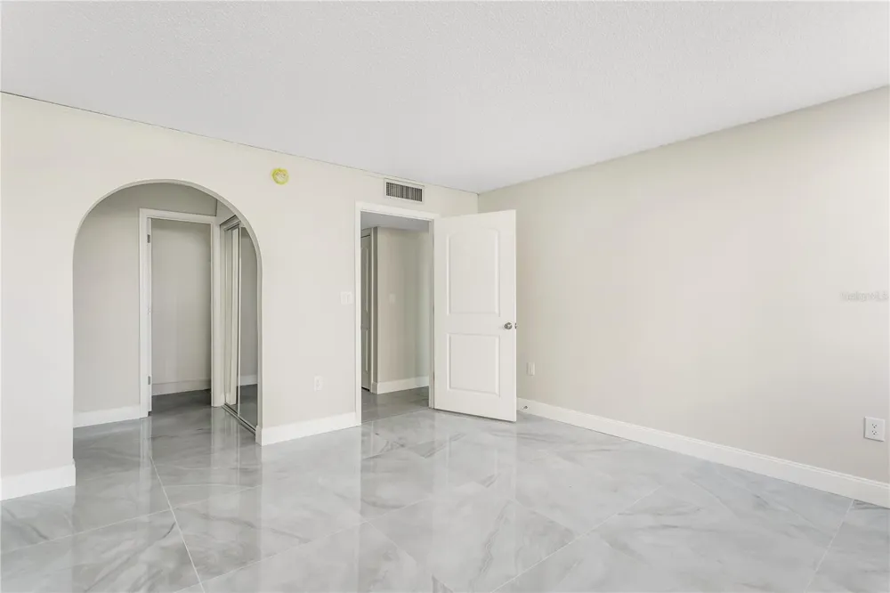 450 TREASURE ISLAND CAUSEWAY #104 Treasure Island, FL 33706