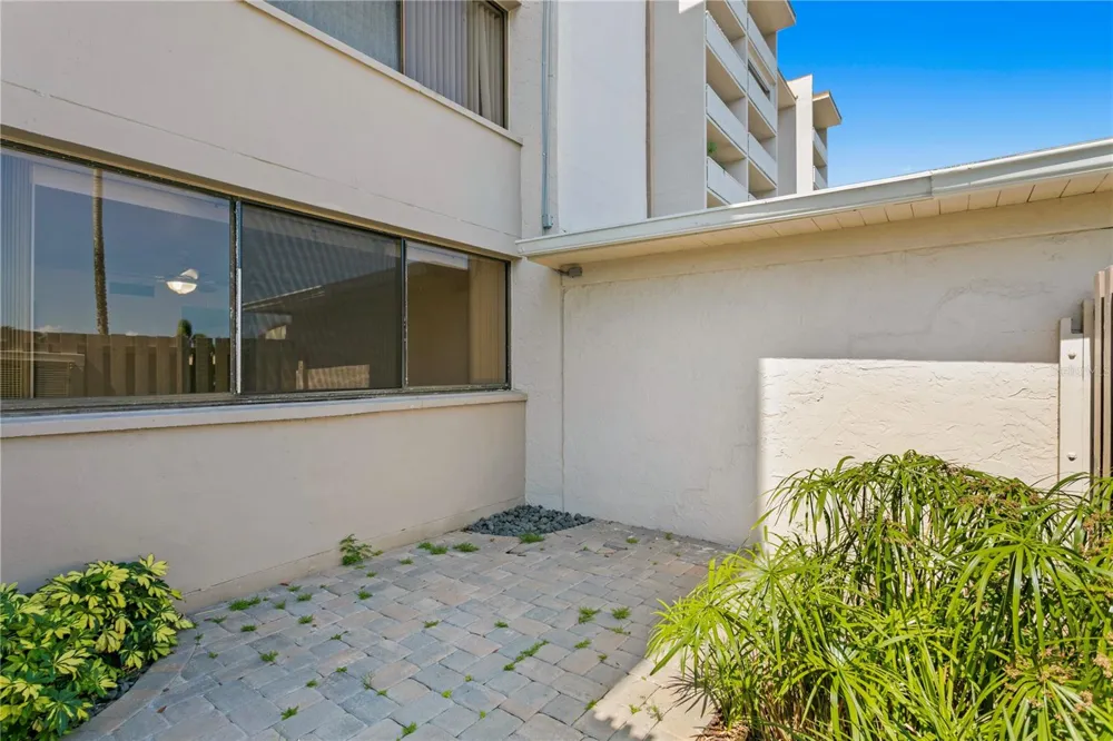 450 TREASURE ISLAND CAUSEWAY #104 Treasure Island, FL 33706