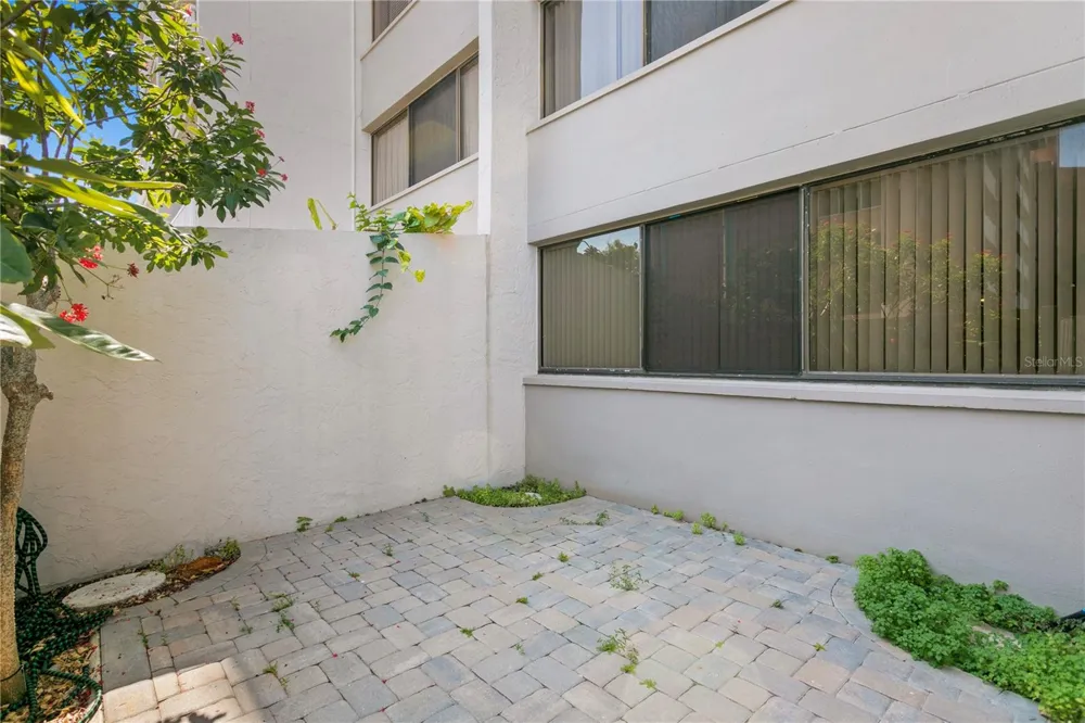 450 TREASURE ISLAND CAUSEWAY #104 Treasure Island, FL 33706