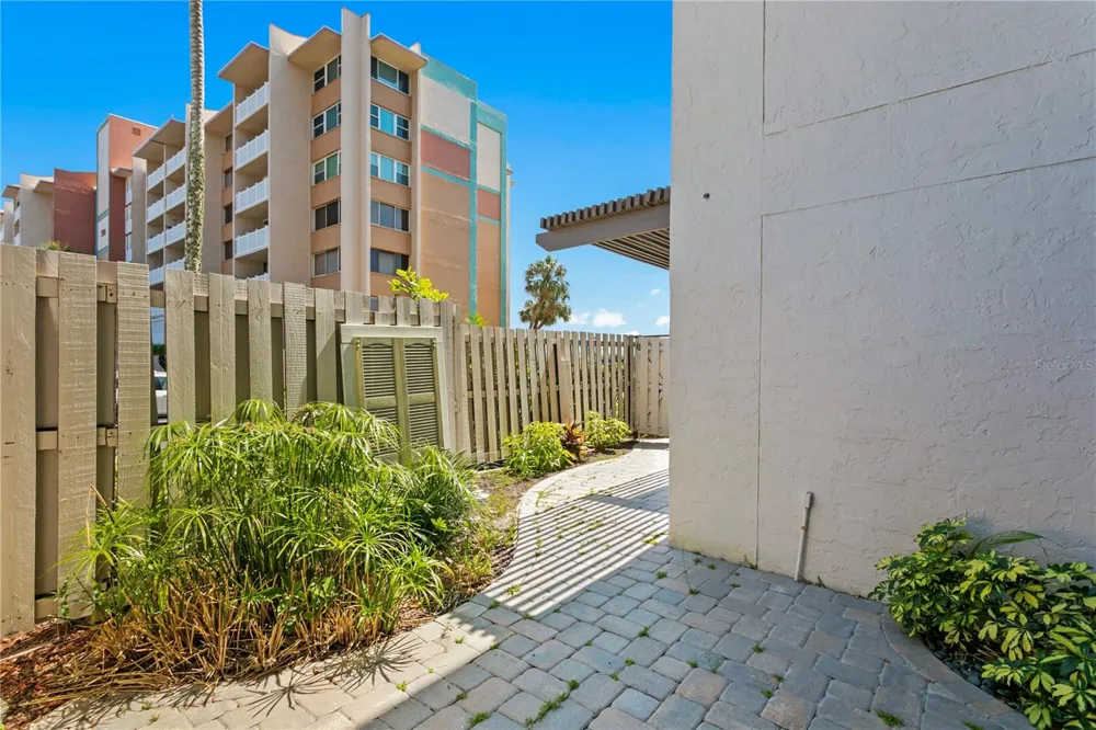450 TREASURE ISLAND CAUSEWAY #104 Treasure Island, FL 33706