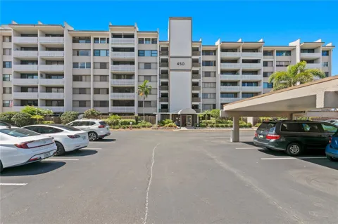 450 TREASURE ISLAND CAUSEWAY #104