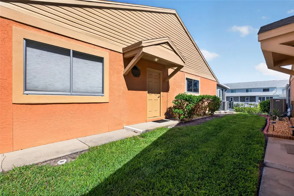 14617 LORIDAWN DRIVE #8 Seminole, FL 33776
