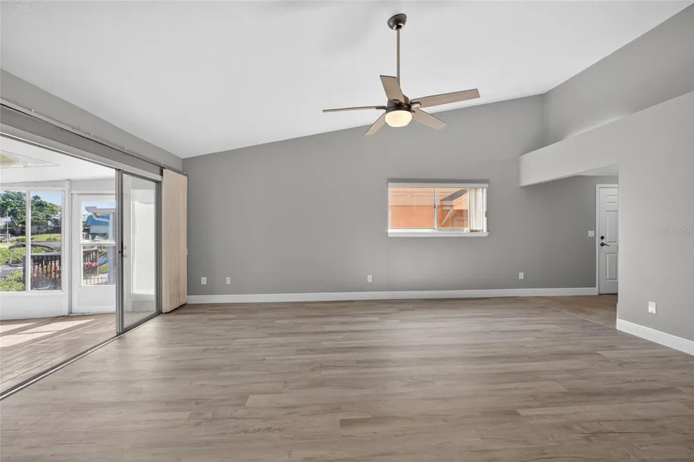 14617 LORIDAWN DRIVE #8 Seminole, FL 33776
