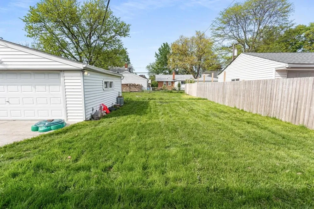 22713 Lanse Street Saint Clair Shores, MI 48081