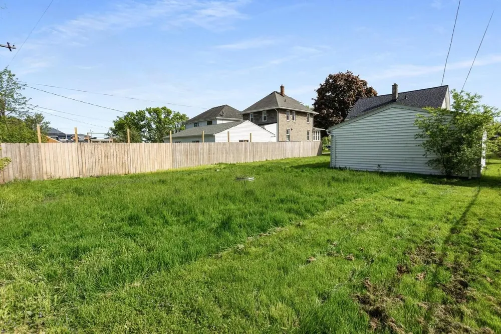 22713 Lanse Street Saint Clair Shores, MI 48081