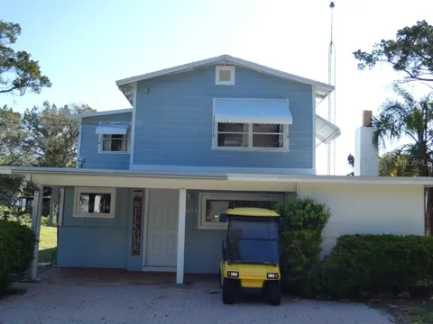 2215 S HUNT POINT