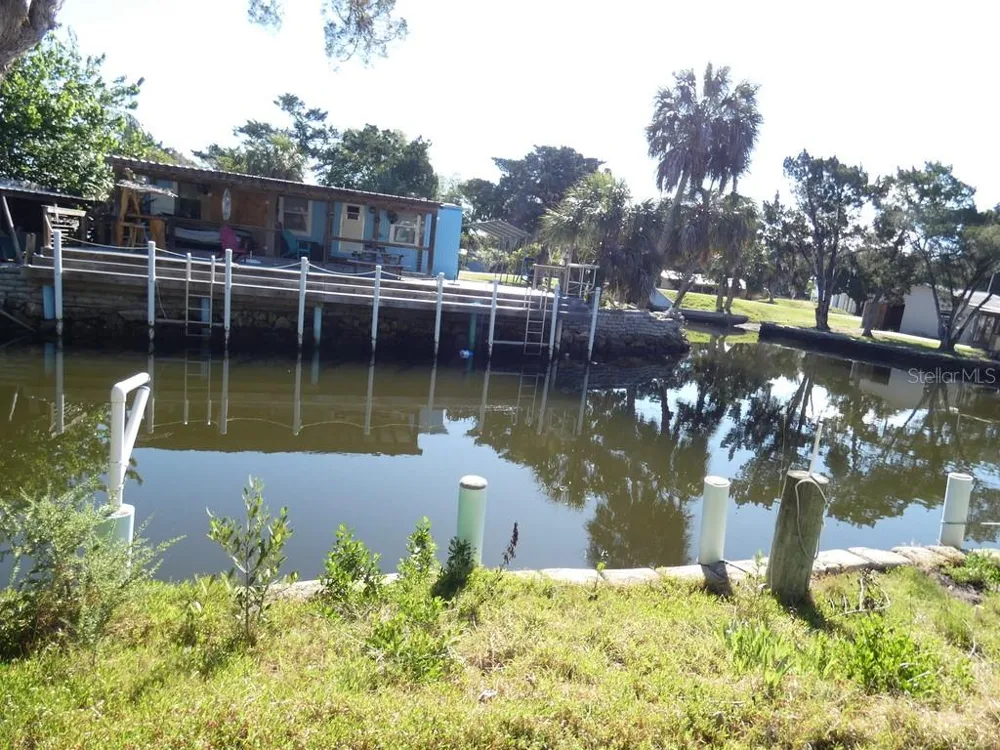 2215 S HUNT POINT Crystal River, FL 34429