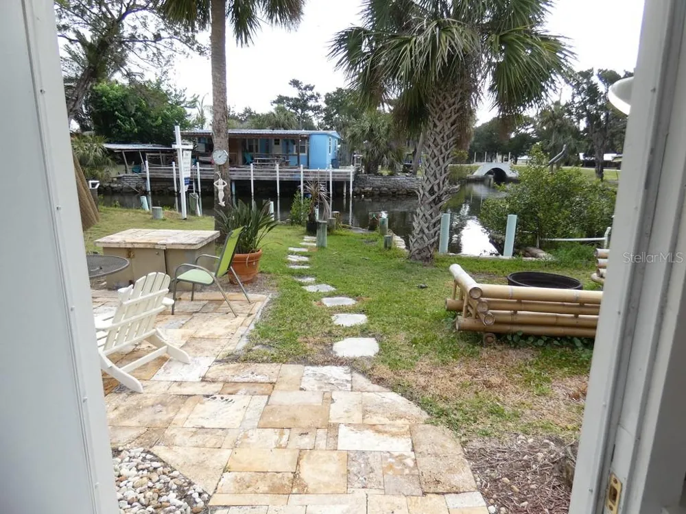 2215 S HUNT POINT Crystal River, FL 34429