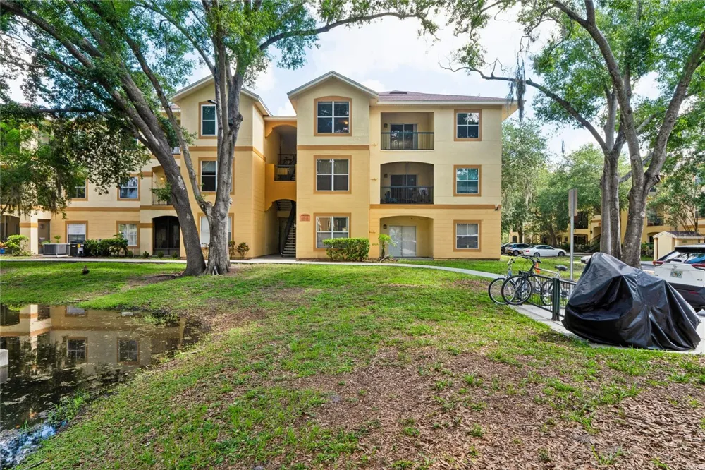 5618 PINNACLE HEIGHTS CIRCLE #312 Tampa, FL 33624