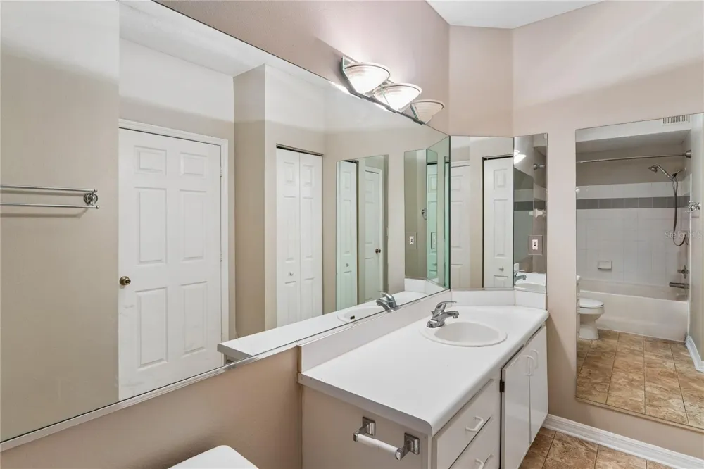 5618 PINNACLE HEIGHTS CIRCLE #312 Tampa, FL 33624