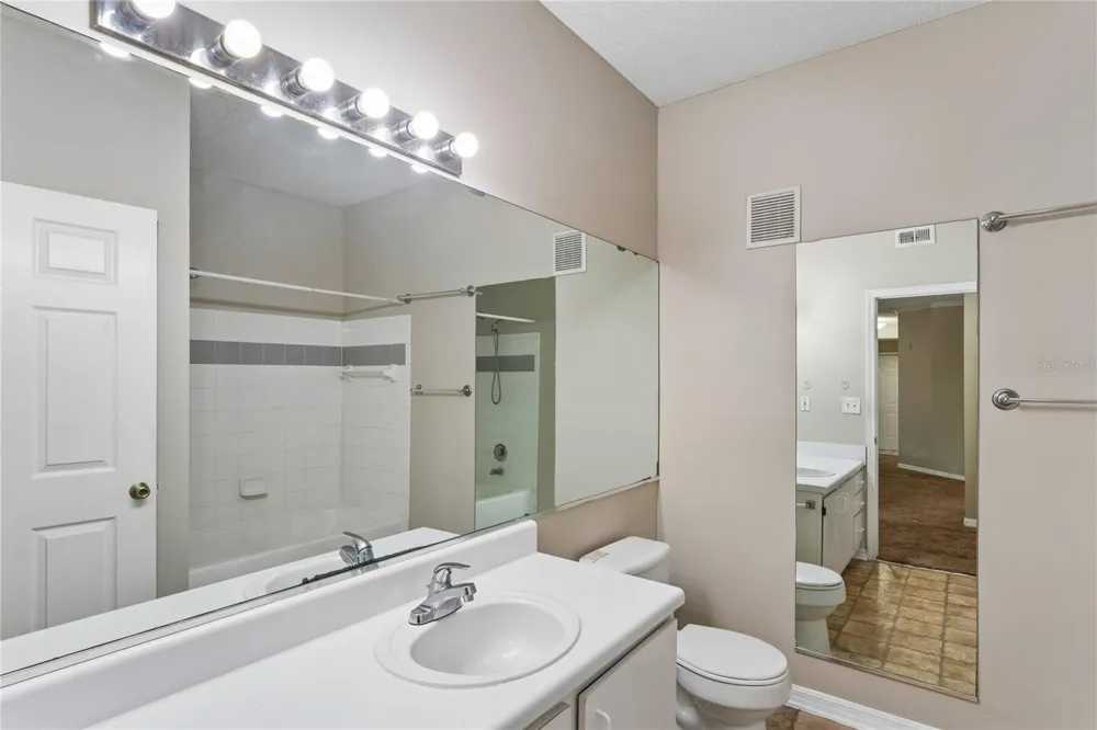 5618 PINNACLE HEIGHTS CIRCLE #312 Tampa, FL 33624