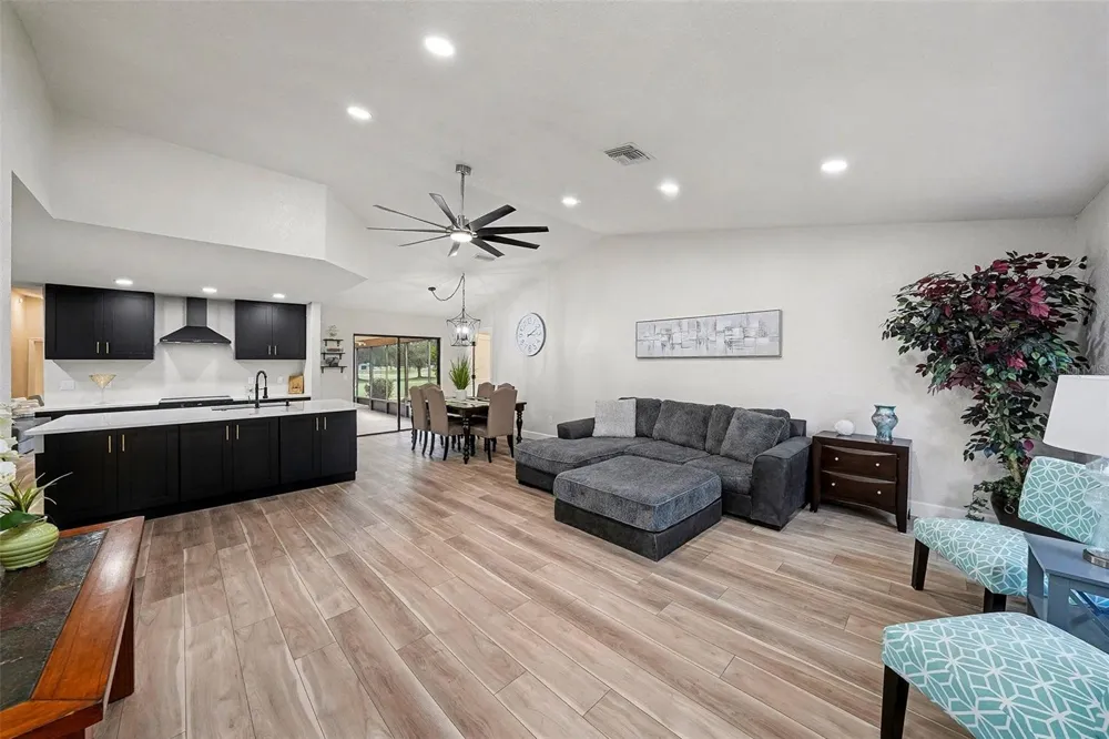 11325 GLENMONT DRIVE Tampa, FL 33635