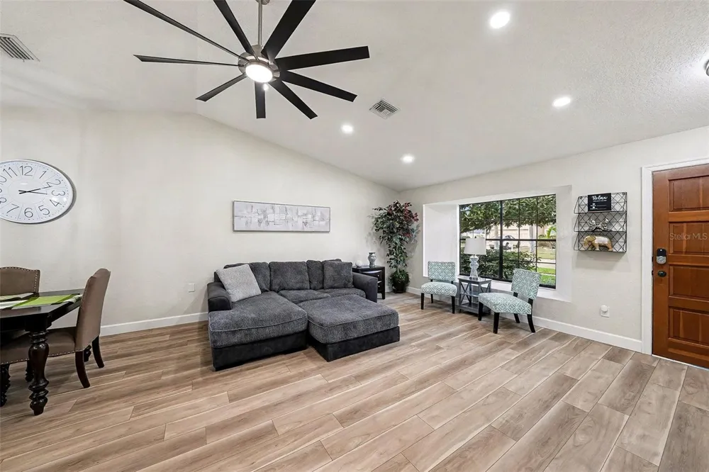 11325 GLENMONT DRIVE Tampa, FL 33635