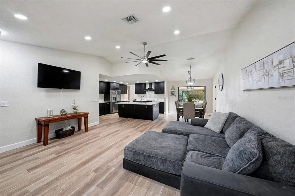 11325 GLENMONT DRIVE Tampa, FL 33635