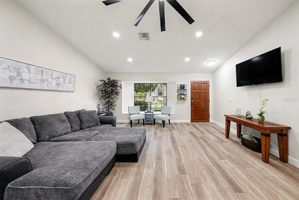 11325 GLENMONT DRIVE Tampa, FL 33635