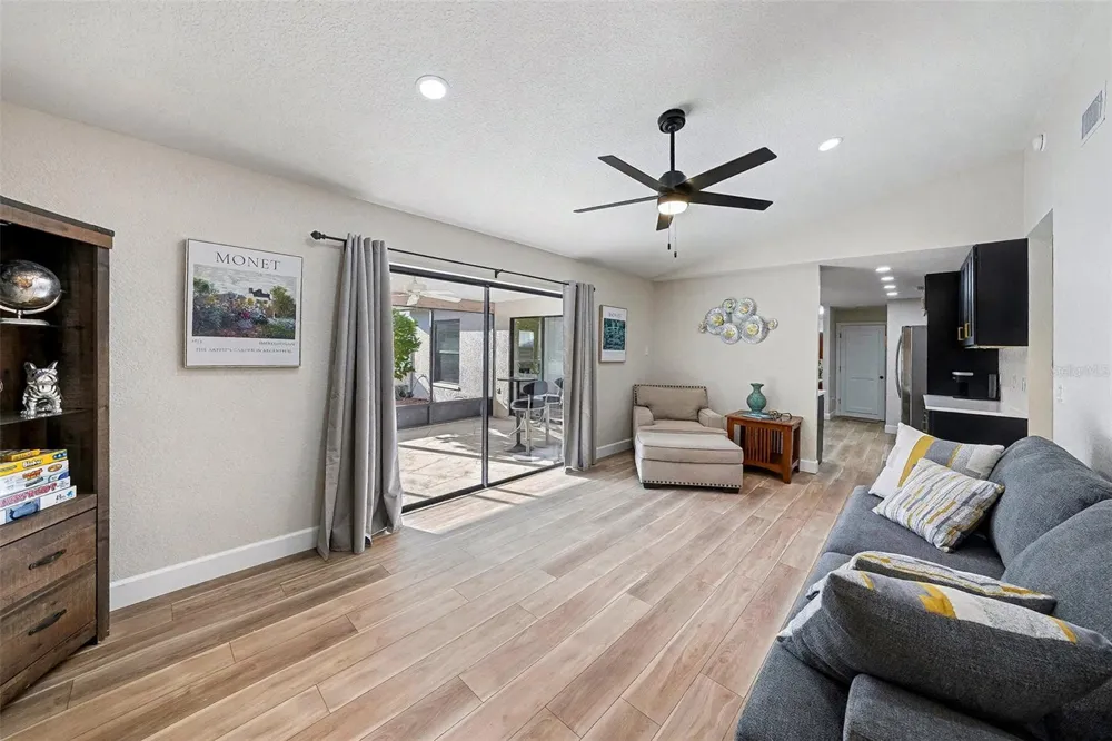 11325 GLENMONT DRIVE Tampa, FL 33635
