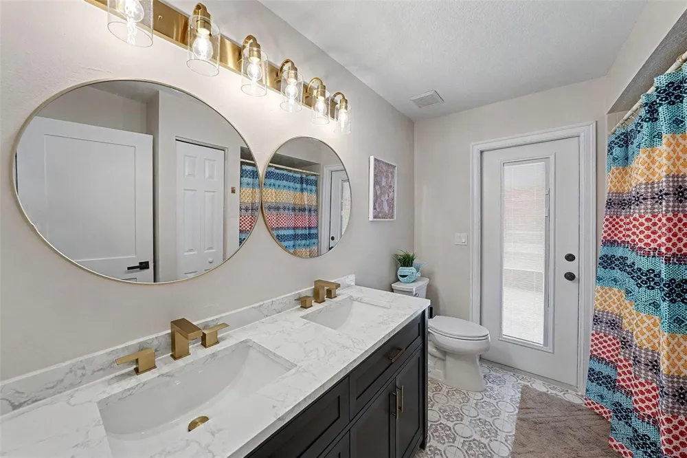 11325 GLENMONT DRIVE Tampa, FL 33635