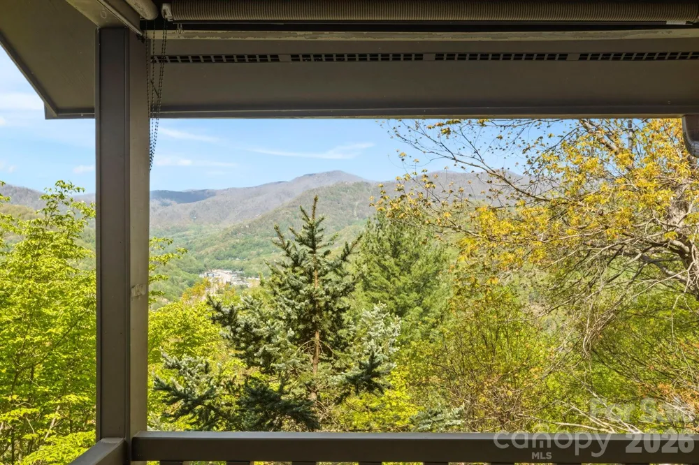 821 Summit Drive Maggie Valley, NC 28751