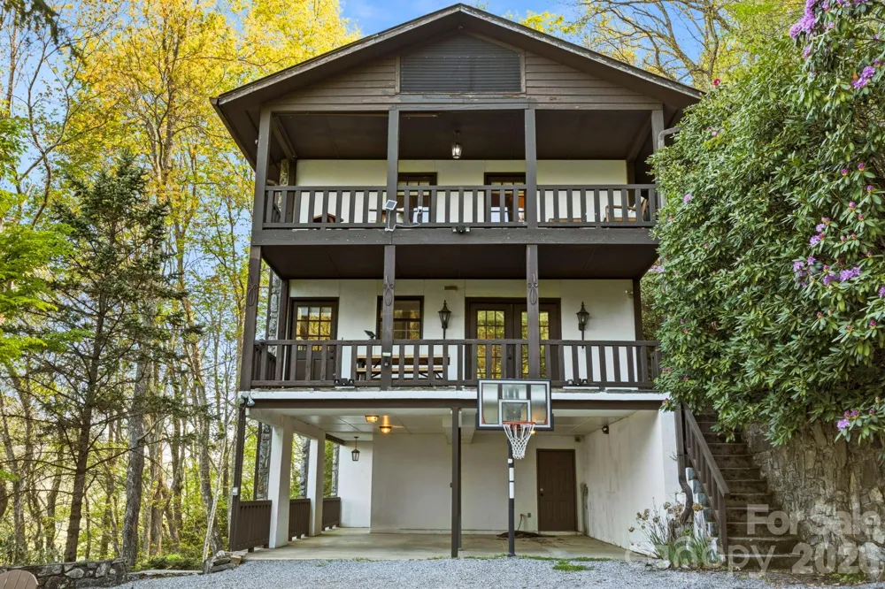 821 Summit Drive Maggie Valley, NC 28751