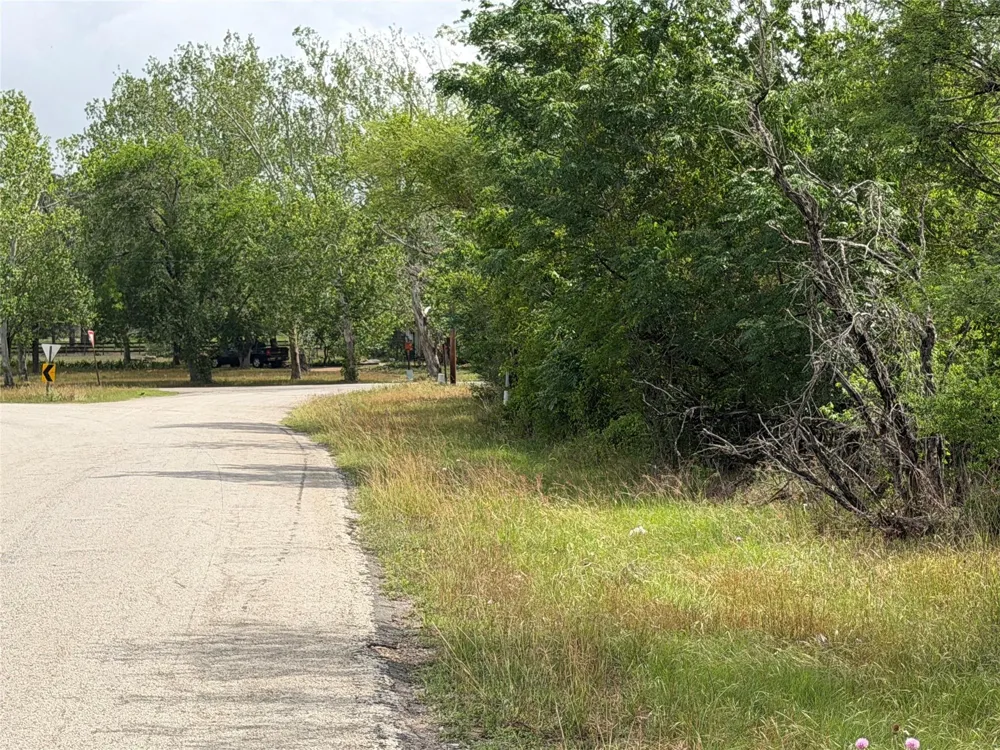 9 Love Road Victoria, TX 77904