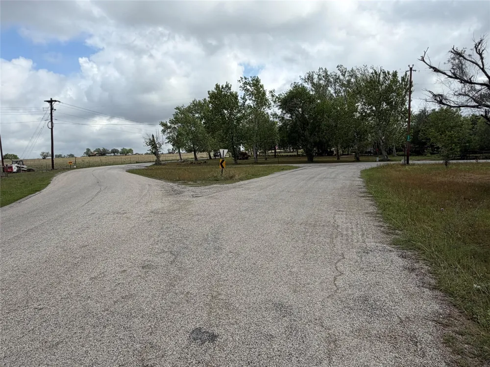 9 Love Road Victoria, TX 77904